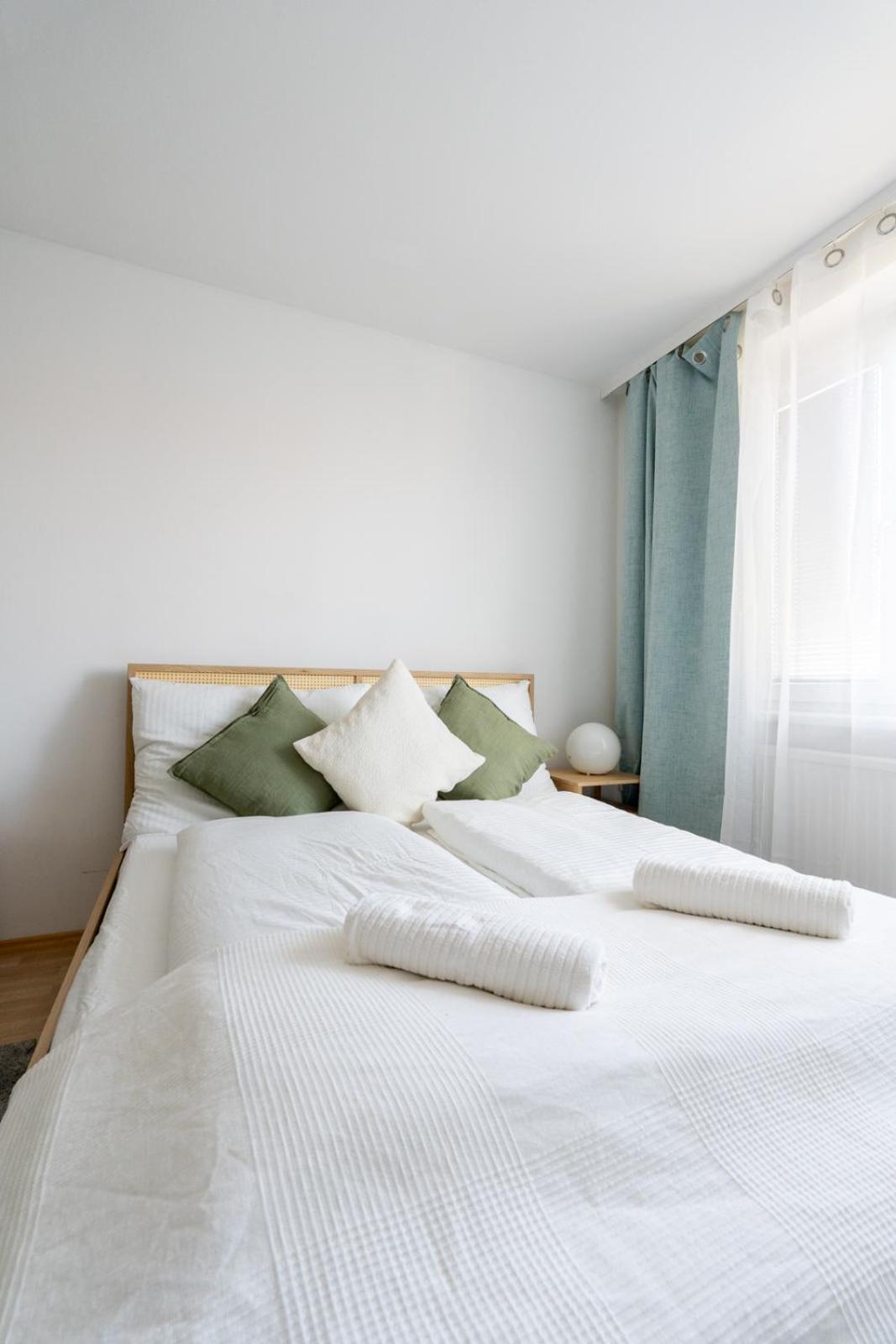 Two Bedrooms - 85 Squaremeters - 4 Min To U6 Dresdner Str Wien Eksteriør billede